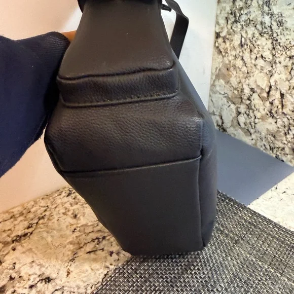 NWOT Fiorelli Izzie Shoulder Bag - Stylish & Functional Handbag - Picture 8 of 11